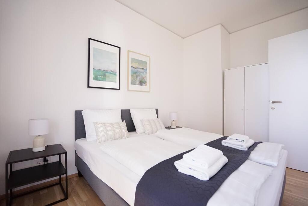 The High-Rise Condo With Pool Viena Exterior foto