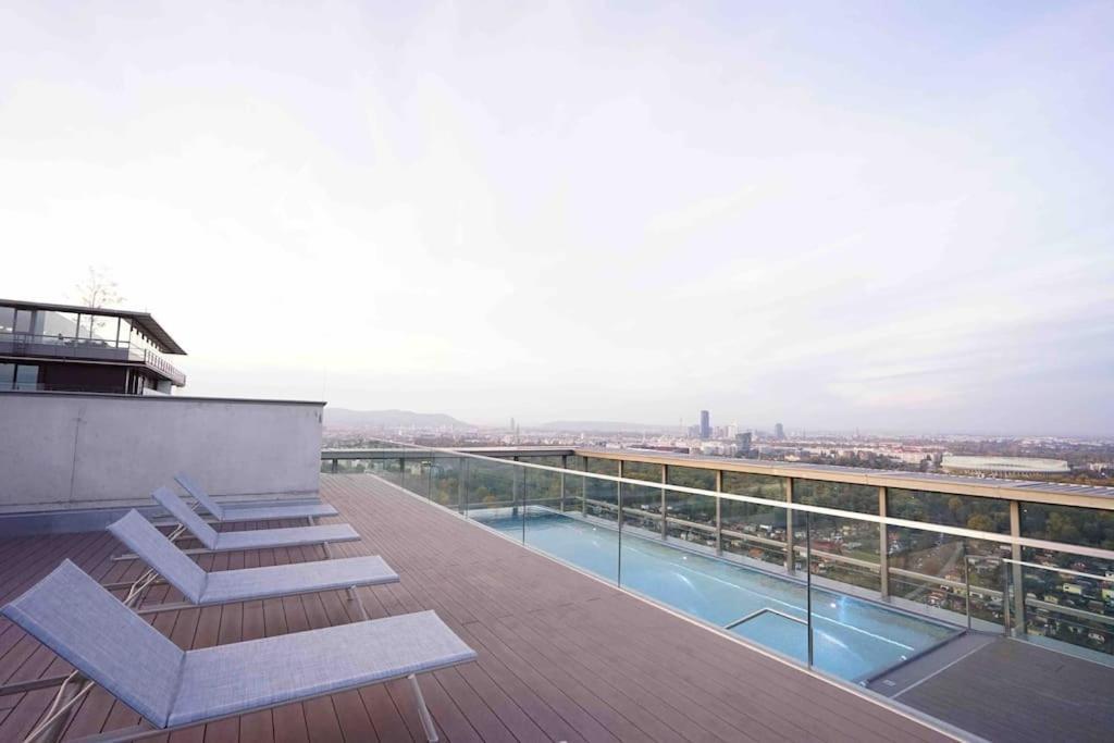 The High-Rise Condo With Pool Viena Exterior foto
