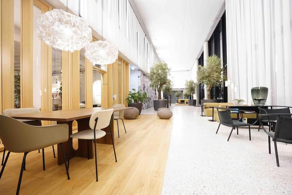 The High-Rise Condo With Pool Viena Exterior foto