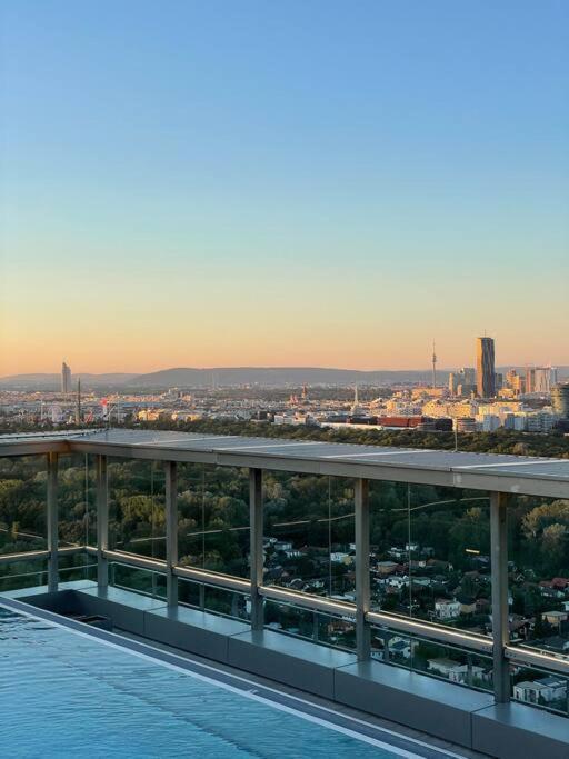 The High-Rise Condo With Pool Viena Exterior foto